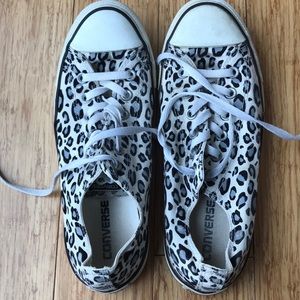 Converse leopard print casual sneakers